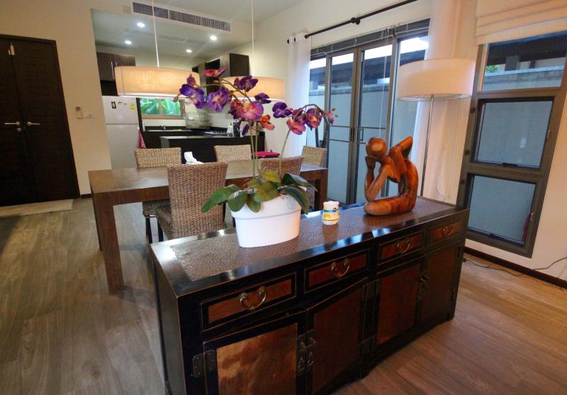 Modern oriental-style pool villa with 3 bedrooms  and 3 en-suite bathrooms