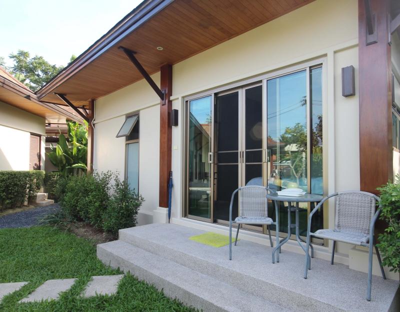 Modern oriental-style pool villa with 3 bedrooms  and 3 en-suite bathrooms