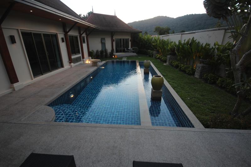 Modern oriental-style pool villa with 3 bedrooms  and 3 en-suite bathrooms