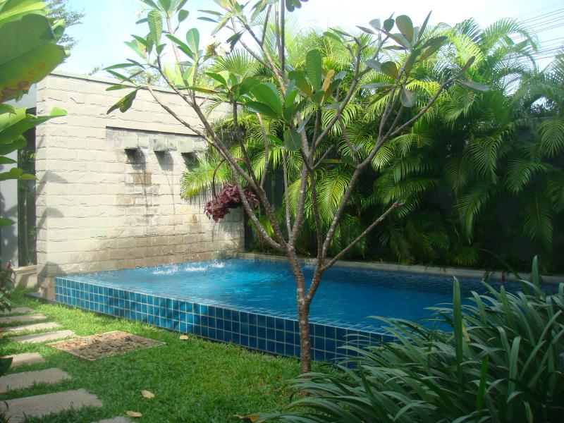 Modern 2 bedrooms villa with a private swimming pool and garden