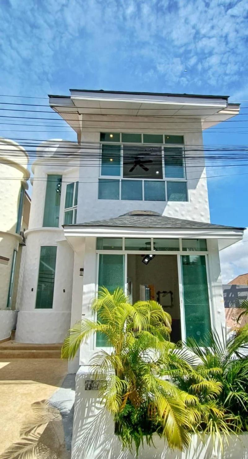 2 bed house private pool and shared pool