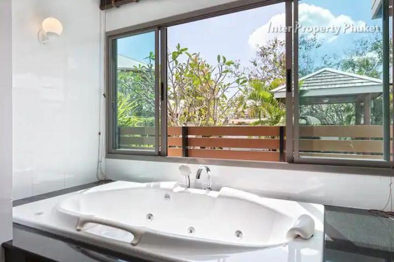 4 Bedrooms Villa for rent