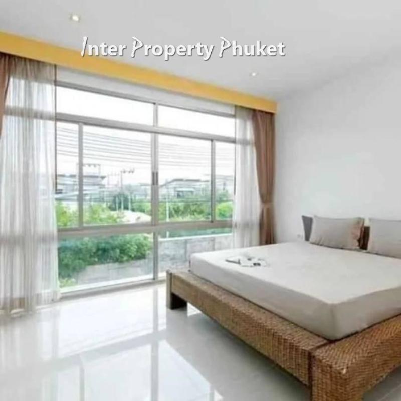 2 Bedrooms Modern 2 storey town house for rent