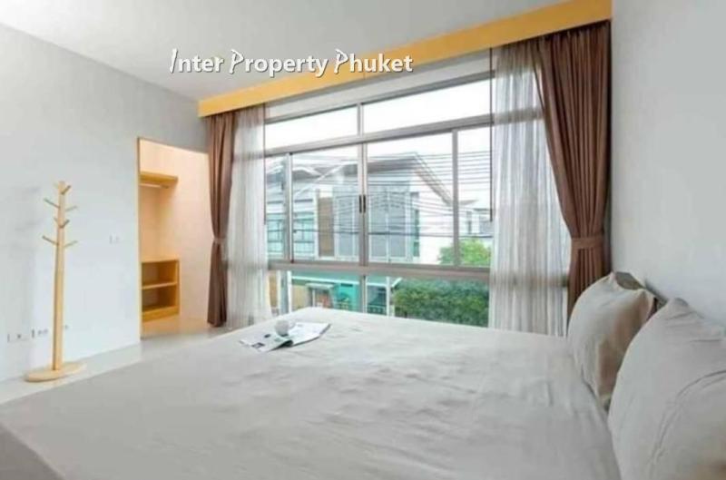 2 Bedrooms Modern 2 storey town house for rent