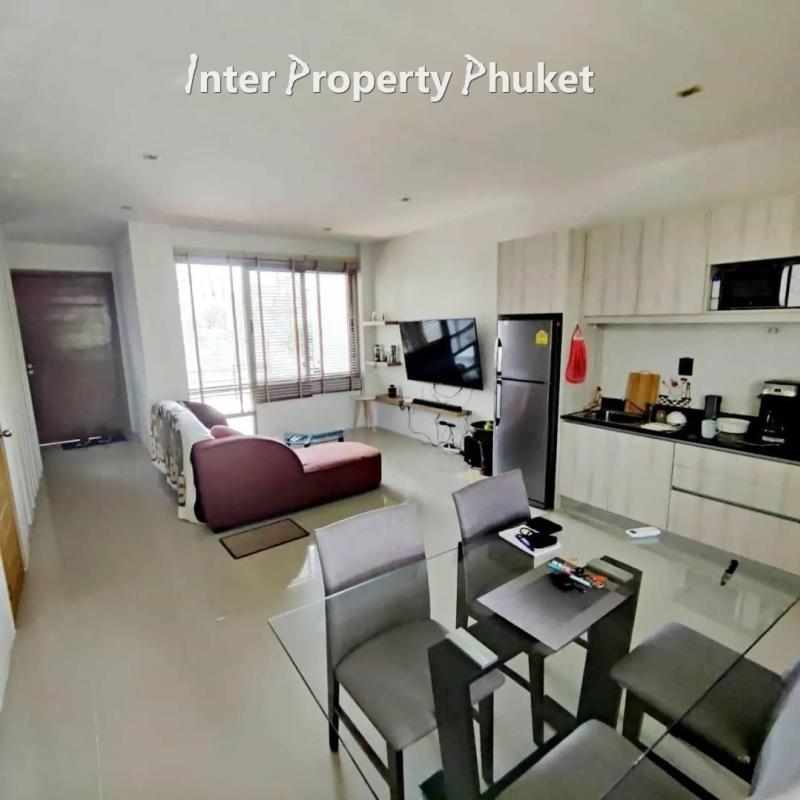 2 Bedrooms Modern 2 storey town house for rent