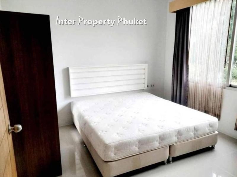 2 Bedrooms Modern 2 storey town house for rent