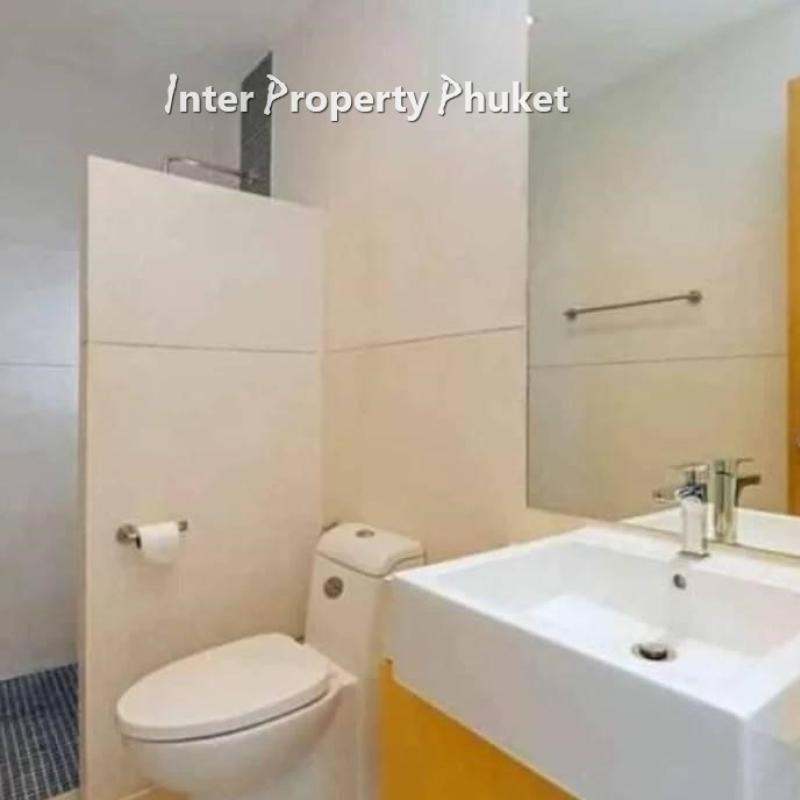 2 Bedrooms Modern 2 storey town house for rent