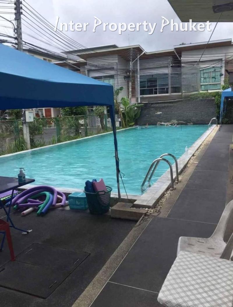 2 Bedrooms Modern 2 storey town house for rent