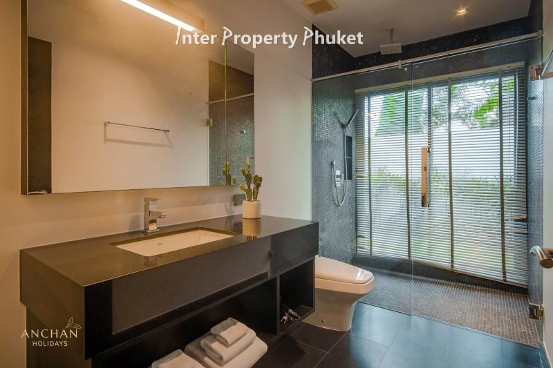 RBT112 4 Bedrooms villa for rent