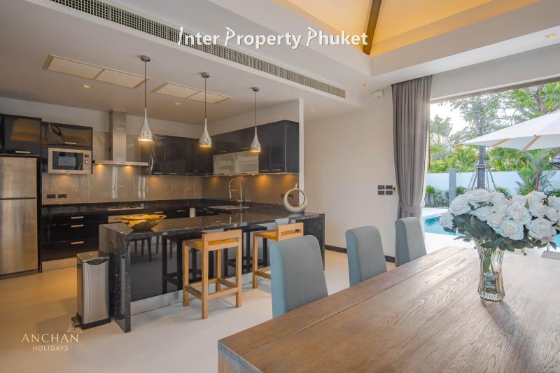 RBT112 4 Bedrooms villa for rent