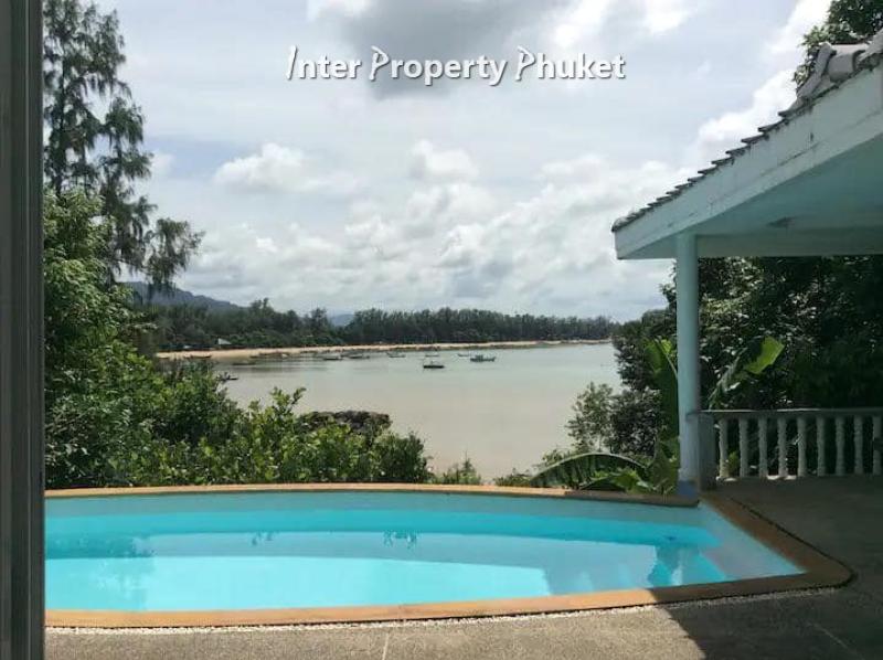 3 Bedrooms Beach front villa for rent