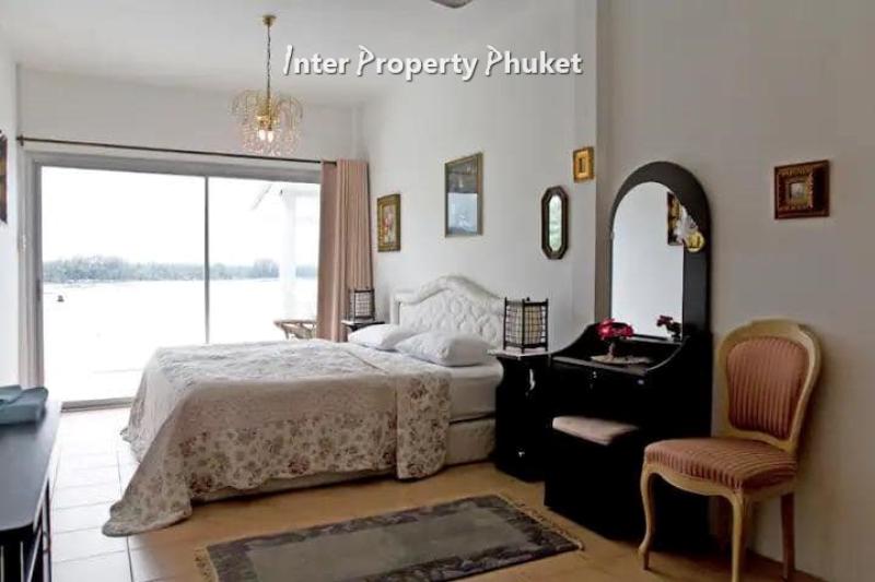 3 Bedrooms Beach front villa for rent