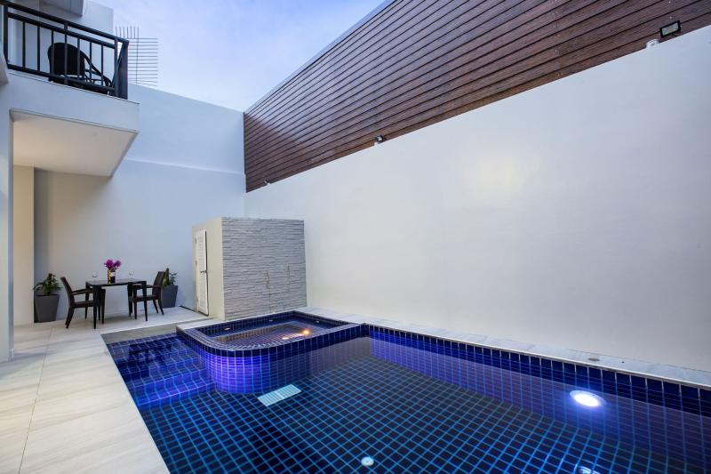 RR036 3 Bedrooms villa for rent