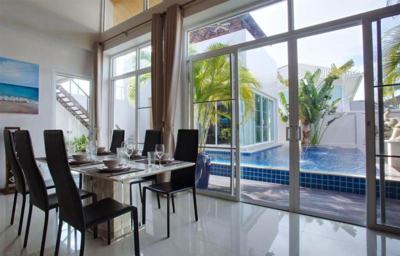 RR038 3 Bedrooms villa for rent