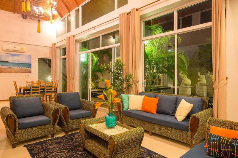 RR038 3 Bedrooms villa for rent
