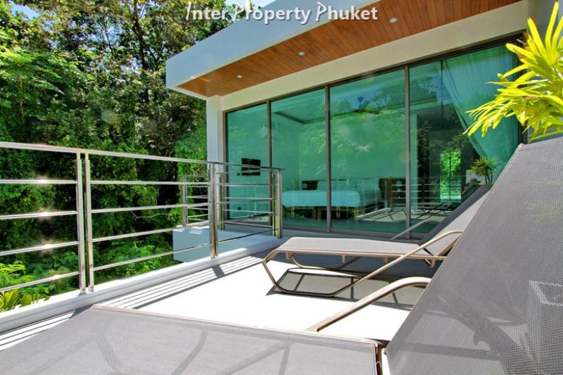 2 Bedrooms Luxury beach villa for rent