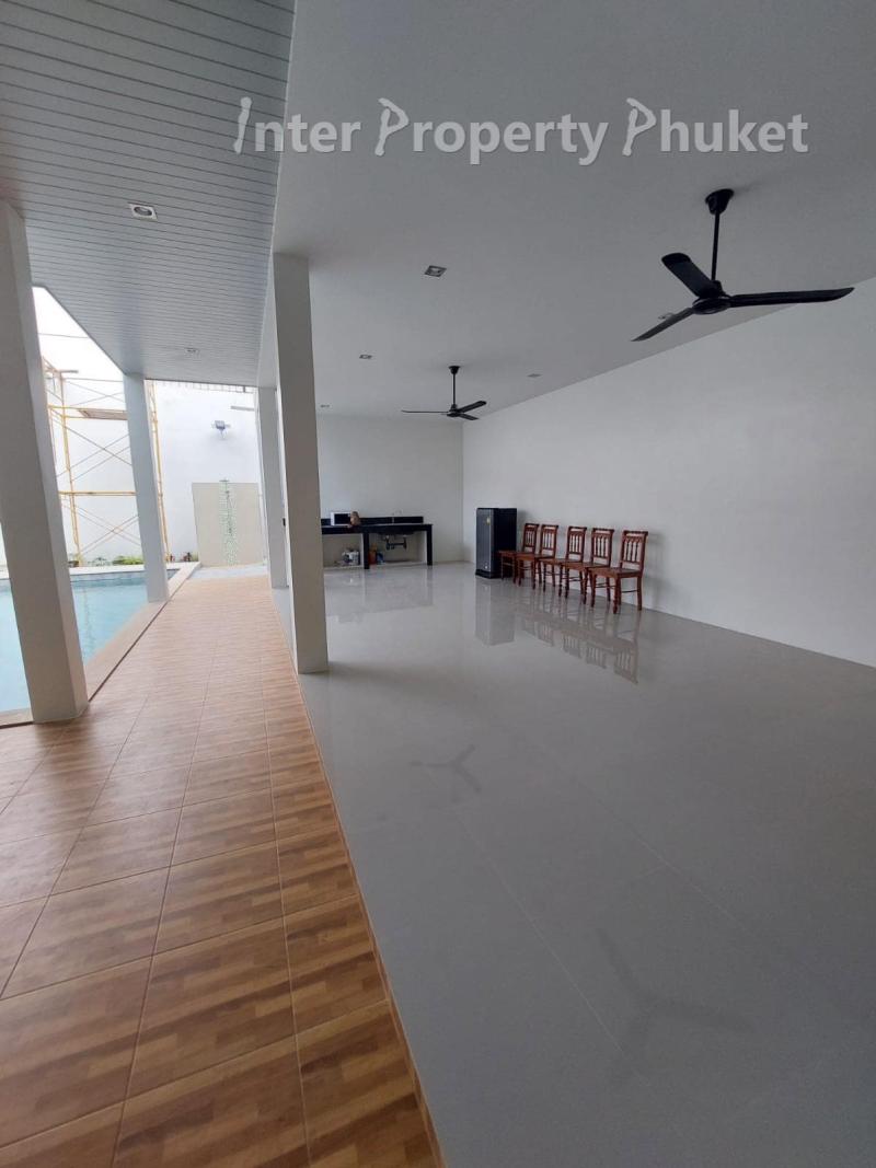 4 Bedrooms Brand new villa for rent