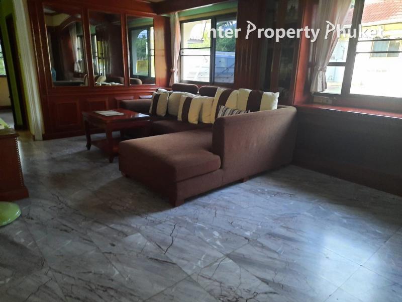 RR124 5 Bedrooms villa for rent
