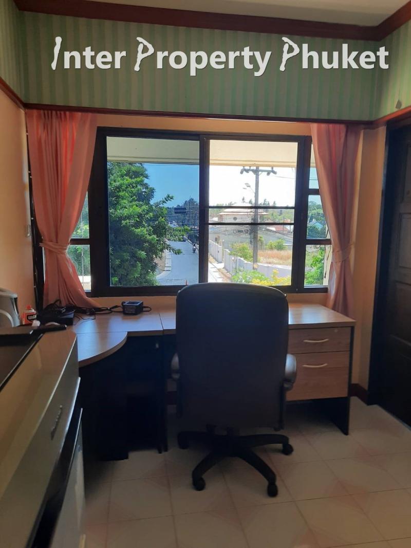 RR124 5 Bedrooms villa for rent