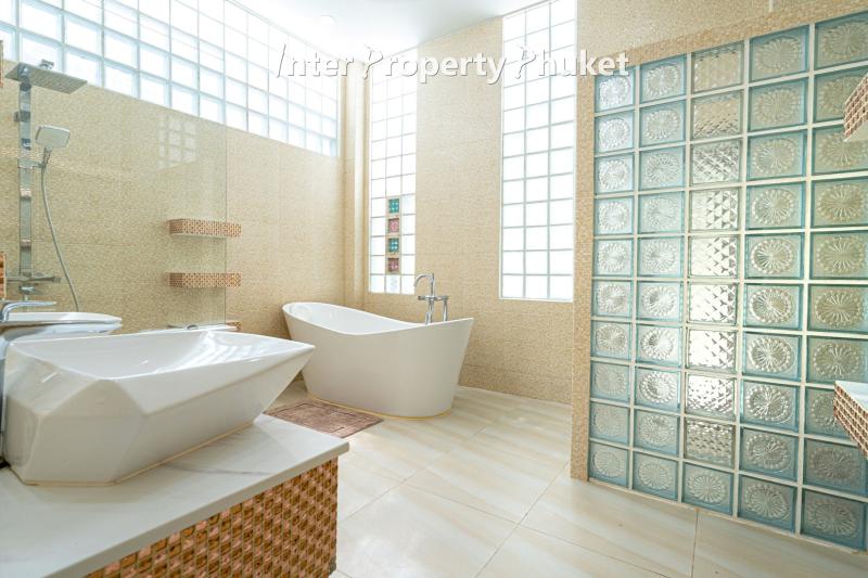 RKK128 4 Bedrooms Villa for rent