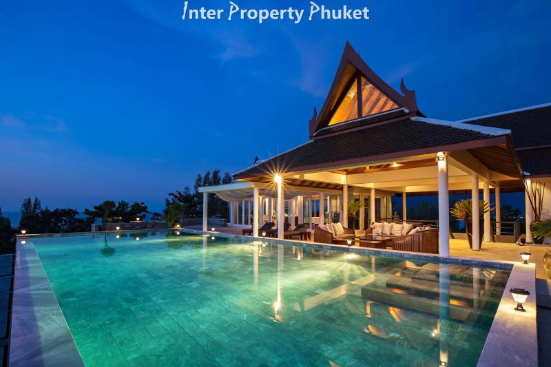 5 Bedrooms luxury villa full seaviews