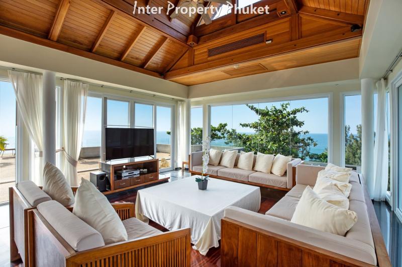 5 Bedrooms luxury villa full seaviews