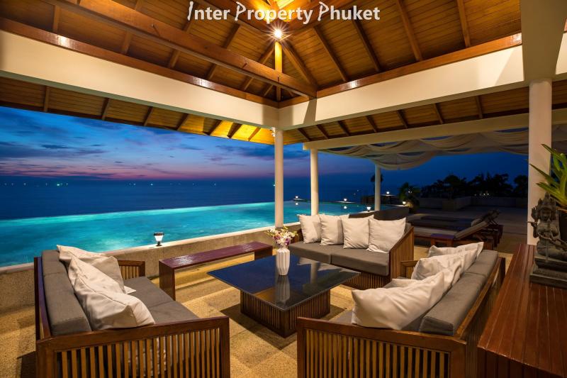 5 Bedrooms luxury villa full seaviews