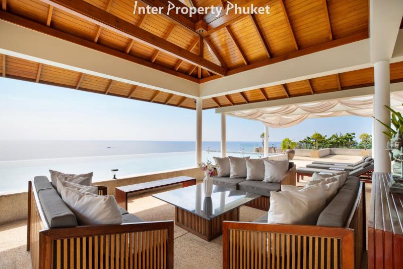 5 Bedrooms luxury villa full seaviews
