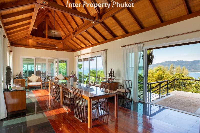 5 Bedrooms luxury villa full seaviews
