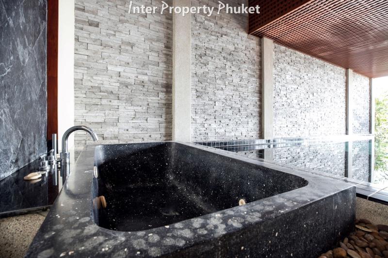 5 Bedrooms luxury villa full seaviews