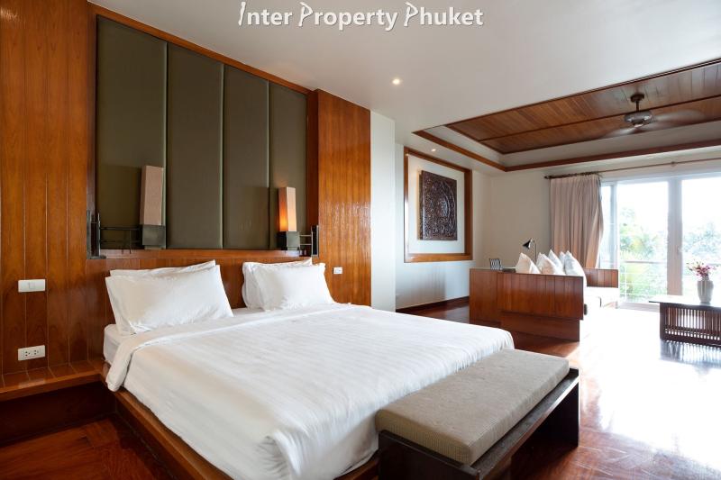 5 Bedrooms luxury villa full seaviews