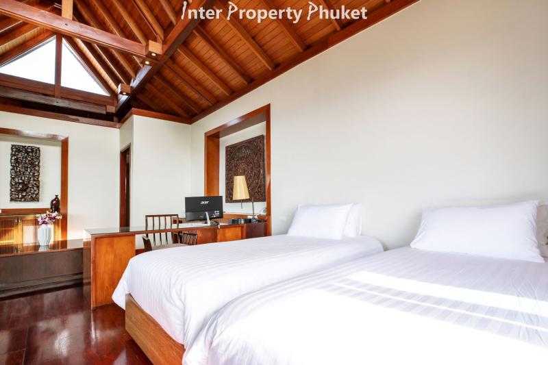 5 Bedrooms luxury villa full seaviews