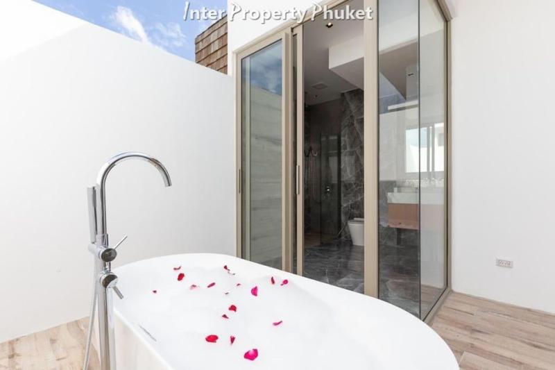 RSR003 4 Bedrooms villa for Rent and Sale
