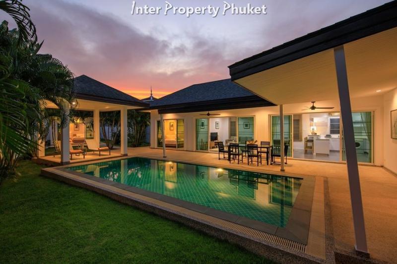RR056 4 Bedrooms pool villa for rent