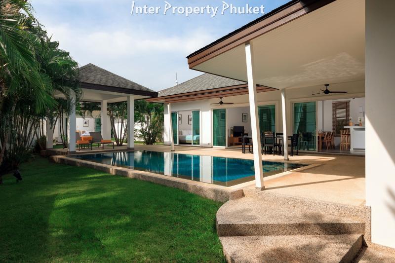 RR056 4 Bedrooms pool villa for rent