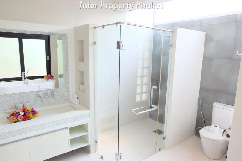 RBT055 4 Bedrooms villa for rent