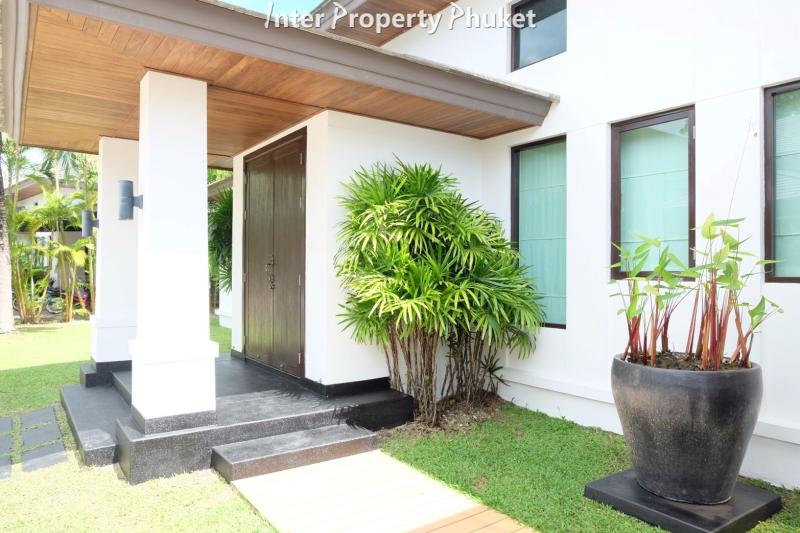 RBT055 4 Bedrooms villa for rent