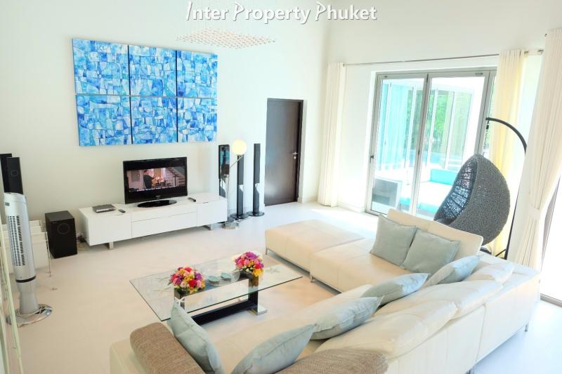 RBT055 4 Bedrooms villa for rent