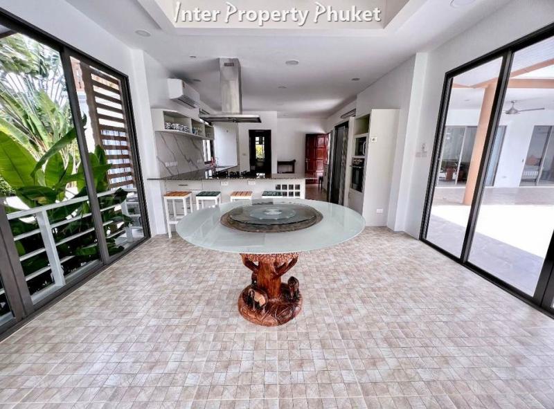 RTL004 5 Bedrooms villa for rent