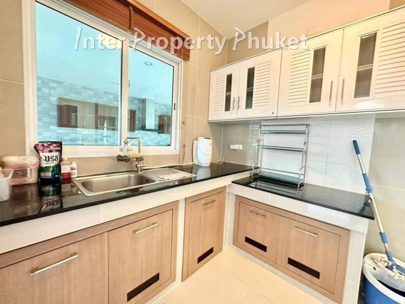 4 Bedrooms villa for ren