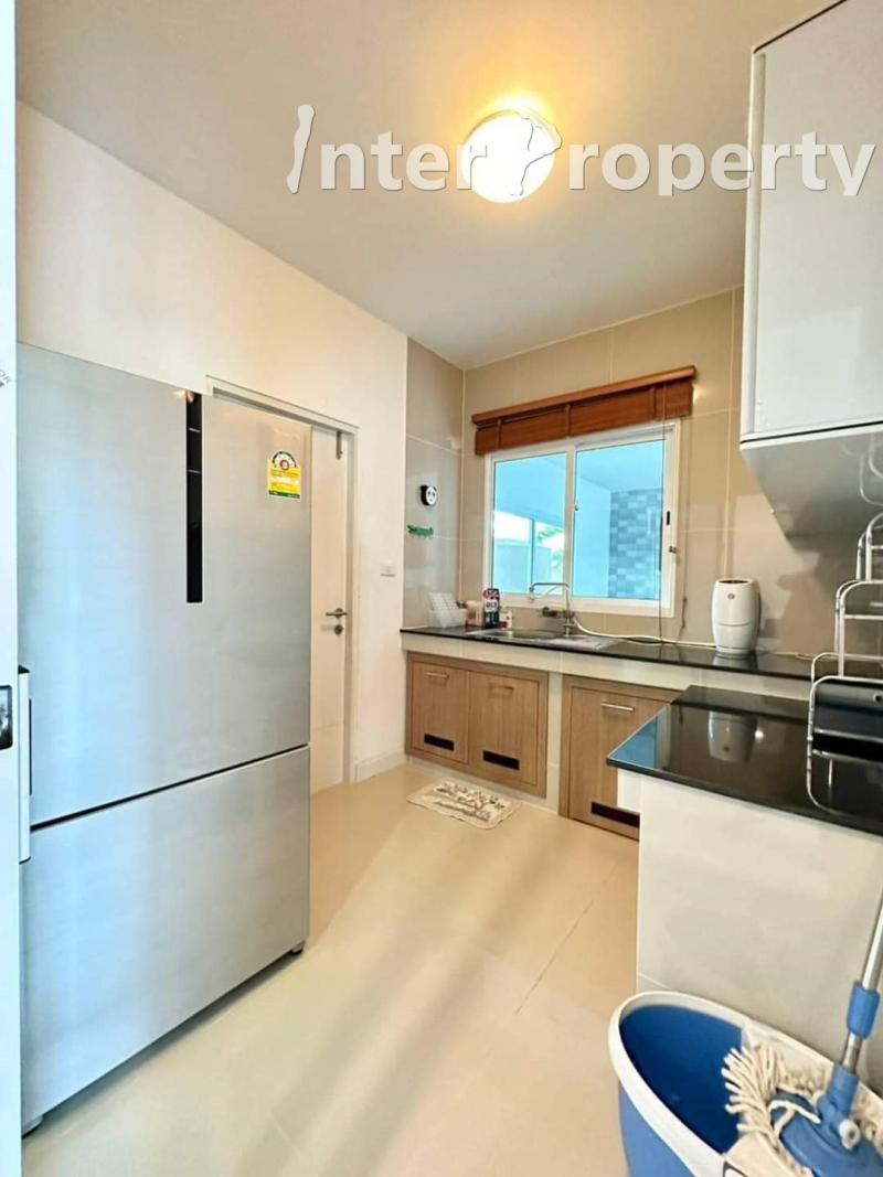 4 Bedrooms villa for ren