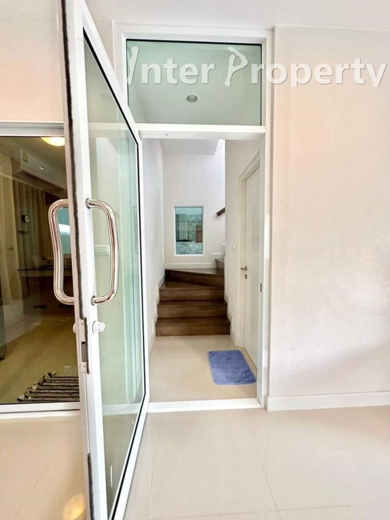4 Bedrooms villa for ren