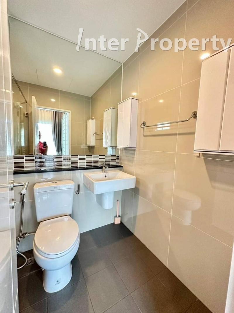 4 Bedrooms villa for ren