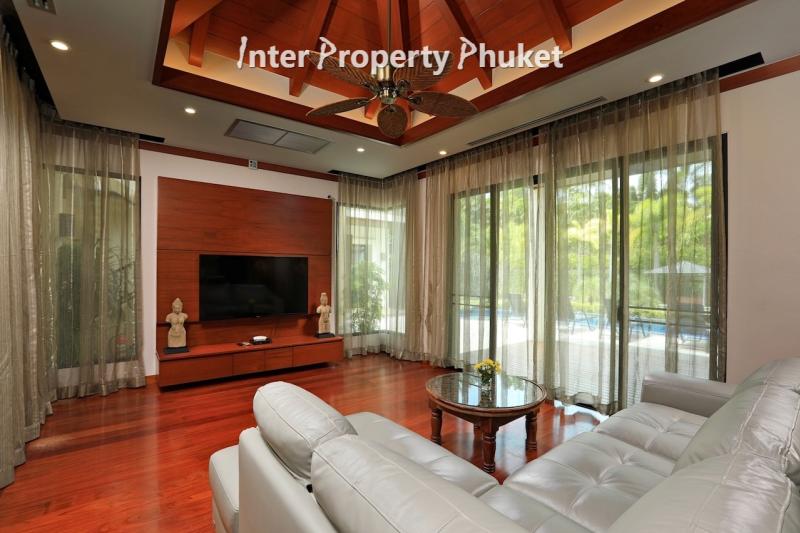 RR159 4 Bedrooms villa for rent