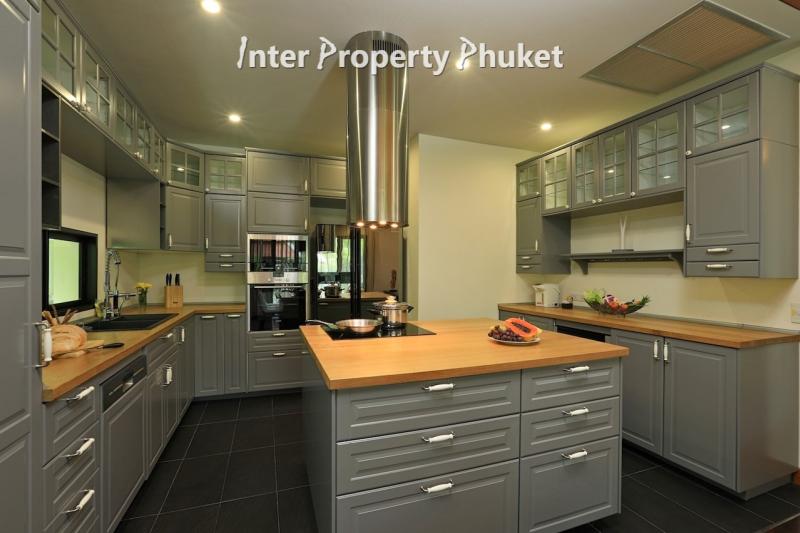 RR159 4 Bedrooms villa for rent