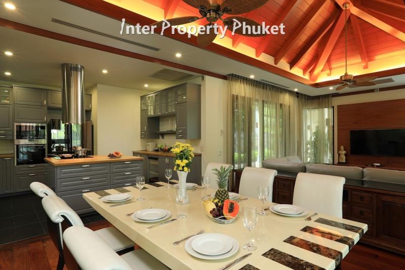 RR159 4 Bedrooms villa for rent