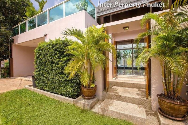 RSR022 4 Bedrooms villa for rent and sale