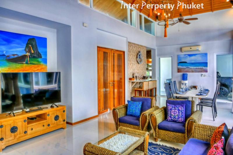 RSR022 4 Bedrooms villa for rent and sale