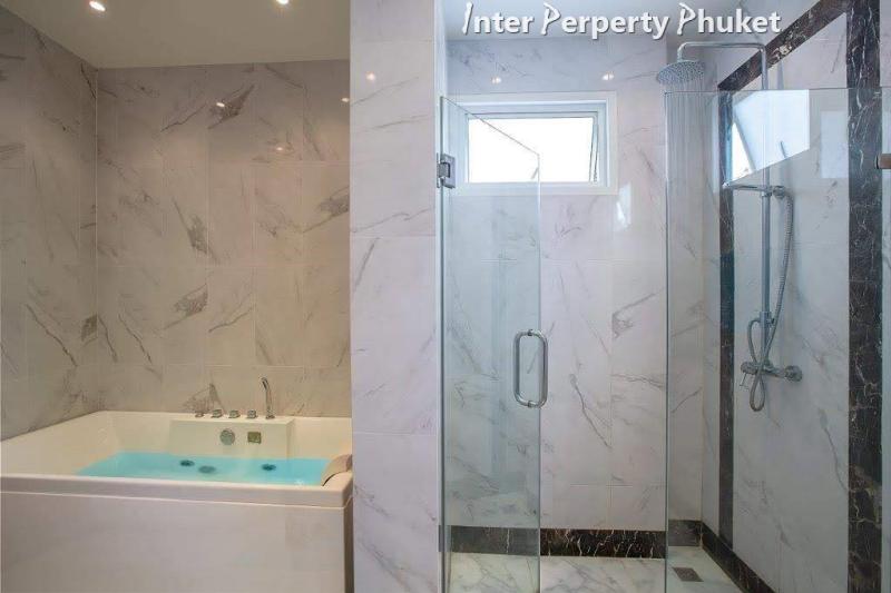 RSR022 4 Bedrooms villa for rent and sale
