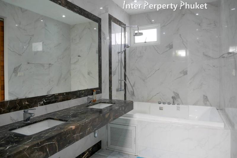 RSR022 4 Bedrooms villa for rent and sale